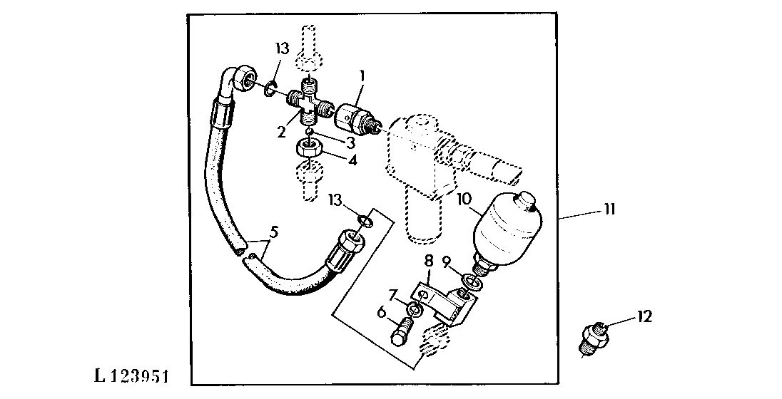 ACCUMULATOR FOR HYDROSTATIC STEERING (WITH SG2 CAB)